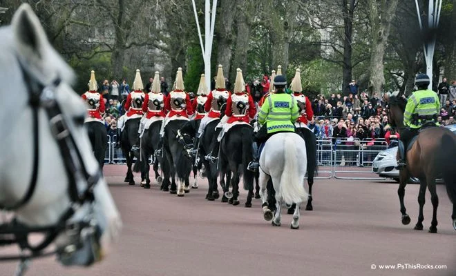 London Must See: Changing Of The Guard Buckingham Palace Safety Tips | England, London, Must See In London, United Kingdom, What To Do In London | Fashion | Christian Dior | Fashion | P.s. This Rocks Travel &Amp; Interior Design Blogs By Christi Tasker A Serial Entrepreneurs Lifestyle Blog Full Of Vacation Ideas, Home Design Inspiration, Art, Recipes, Parenting Tips, Over 40S Fashion Inspiration Hourse Guards Prade