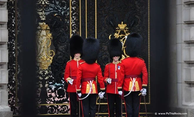 London Must See: Changing Of The Guard Buckingham Palace Safety Tips | England, London, Must See In London, United Kingdom, What To Do In London | Fashion | Christian Dior | Fashion | P.s. This Rocks Travel &Amp; Interior Design Blogs By Christi Tasker A Serial Entrepreneurs Lifestyle Blog Full Of Vacation Ideas, Home Design Inspiration, Art, Recipes, Parenting Tips, Over 40S Fashion Inspiration London Guards March