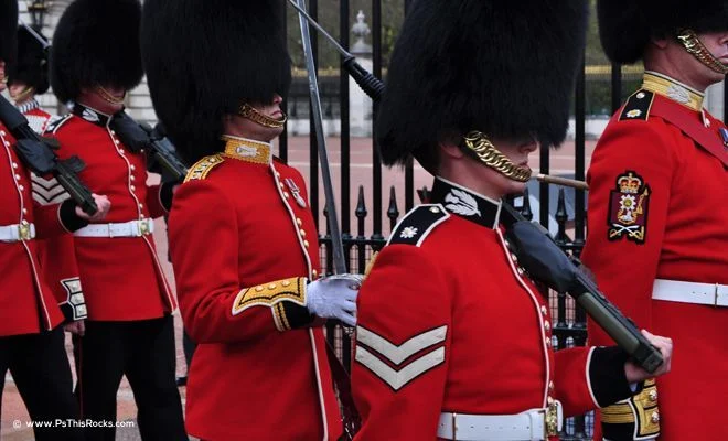 London Must See: Changing Of The Guard Buckingham Palace Safety Tips | England, London, Must See In London, United Kingdom, What To Do In London | Fashion | Christian Dior | Fashion | P.s. This Rocks Travel &Amp; Interior Design Blogs By Christi Tasker A Serial Entrepreneurs Lifestyle Blog Full Of Vacation Ideas, Home Design Inspiration, Art, Recipes, Parenting Tips, Over 40S Fashion Inspiration London Guards Marchig