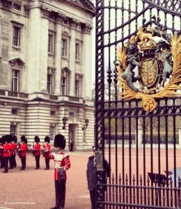 London Must See: Changing Of The Guard Buckingham Palace Safety Tips | England, London, Must See In London, United Kingdom, What To Do In London | Fashion | Christian Dior | Fashion | P.s. This Rocks Travel &Amp; Interior Design Blogs By Christi Tasker A Serial Entrepreneurs Lifestyle Blog Full Of Vacation Ideas, Home Design Inspiration, Art, Recipes, Parenting Tips, Over 40S Fashion Inspiration Queen Guard