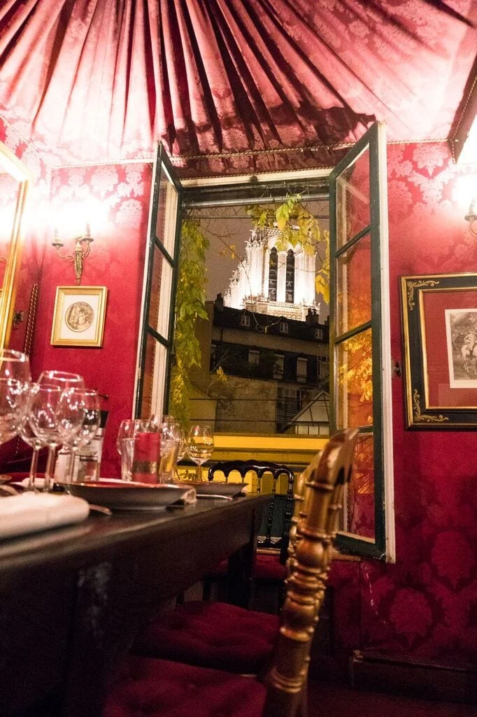 Best Restaurants In Paris Au Vieux Paris Restaurant, Paris Travel Blog, Travel Blog About Paris, Couples Travel Bloggers, Couples Travel Blog, Travel Blogger, Paris Travel Tips
