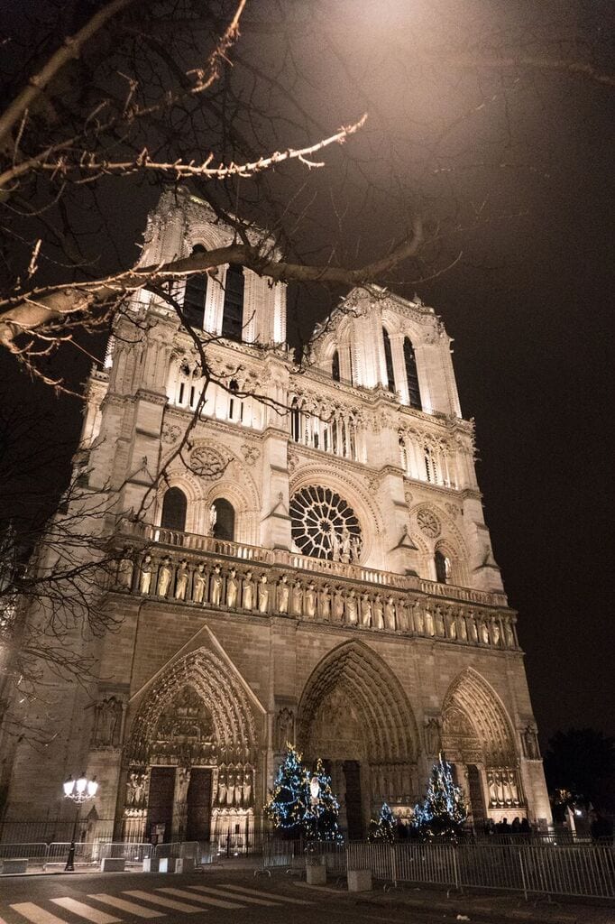 Notre Dame, Paris, Paris Travel Blog, Travel Blog About Paris, Couples Travel Bloggers, Couples Travel Blog, Travel Blogger, Paris Travel Tips